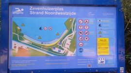 informatiebord op Naaktstrand Zevenhuizerplas