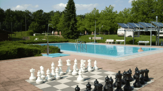 Schaken bij Naturistencamping Schwäbischer Wald
