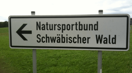 Bewegwijzering naar Naturistencamping Schwäbischer Wald