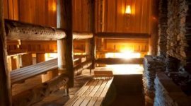 Mooie houten sauna in Spa Sport Hotel & Wellness Zuiver