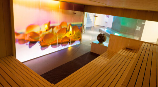 Mooie grote sauna in BLUE Wellnessresort Leiden