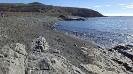 Naaktstrand Playa de Las Carpinteras is omgeven door rotsen
