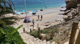Overzicht van Naaktstrand Playa El Asparalló in de regio Alicante