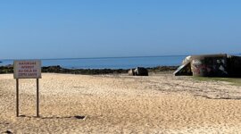 betonnen bunker op Plage Naturiste Erdeven-Kerminihy