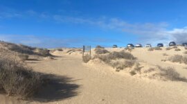 parkeren aan Naaktstrand Playa Esmeralda