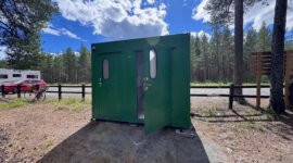 sanitairgebouw op Naaktstrand Luleå – Lulviksbadet