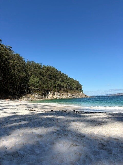Naaktstrand Playa de Figueiras is een wit zandstrand