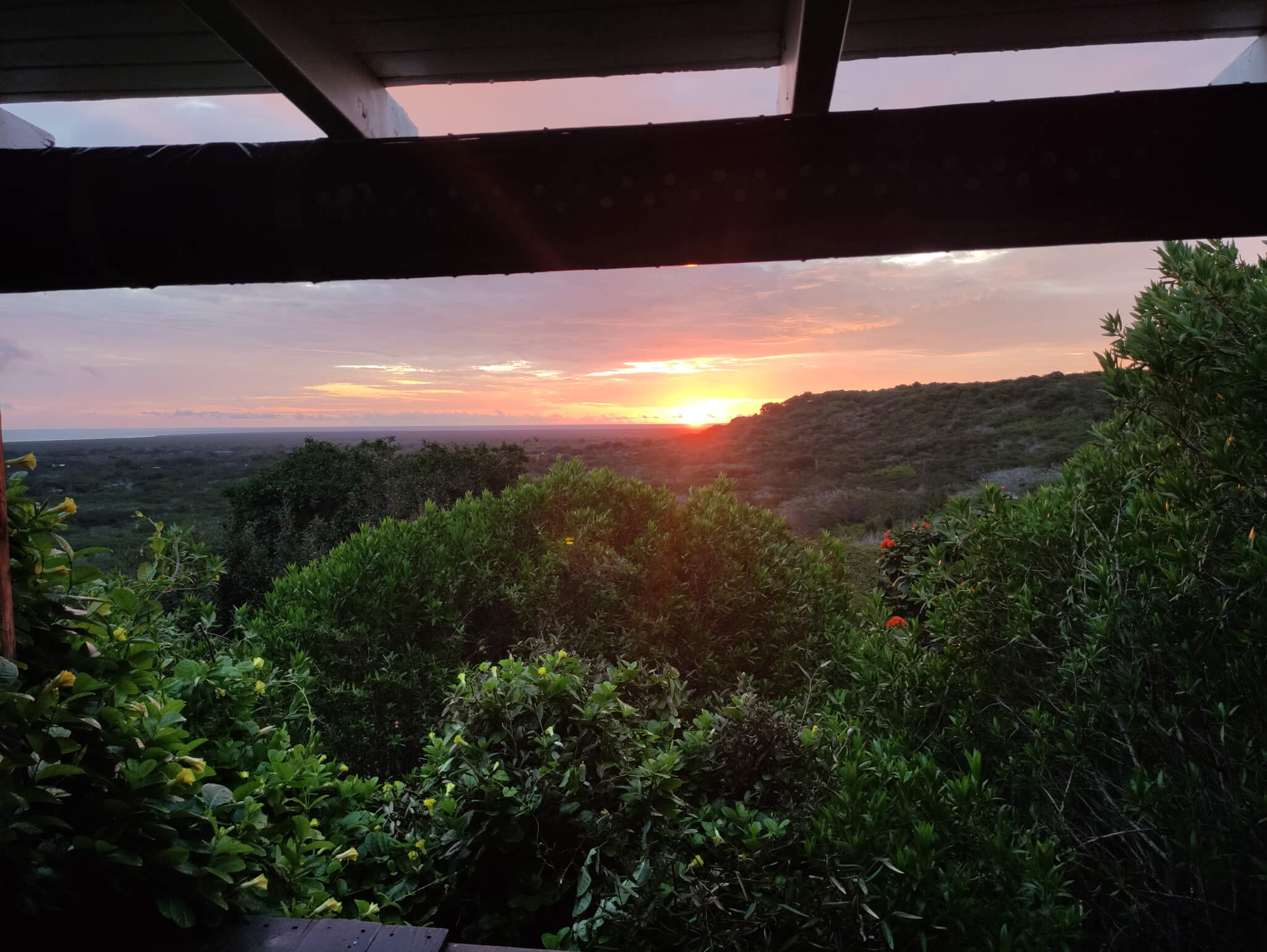 zonsondergang op Bonaire vanuit naturisten accommodatie dos iguana op Bonaire