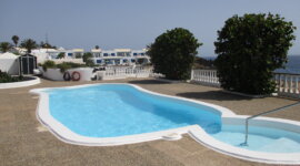 Zwembad met zicht op zee op Naturisten Accommodatie Juwel des Meeres