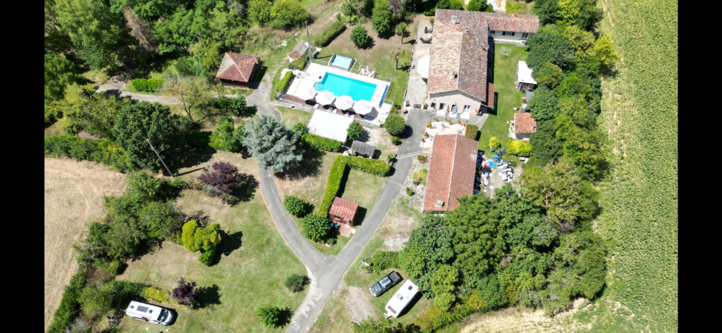 luchtfoto Naturistencamping Vue Pyrenees