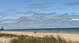 Naaktstrand Wassenaar 1 Meijendel met de peir van Scheveningen op de achtergrond